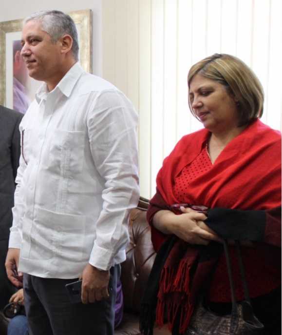 Warnel Lores Mora y esposa Aylin Perez Valiente