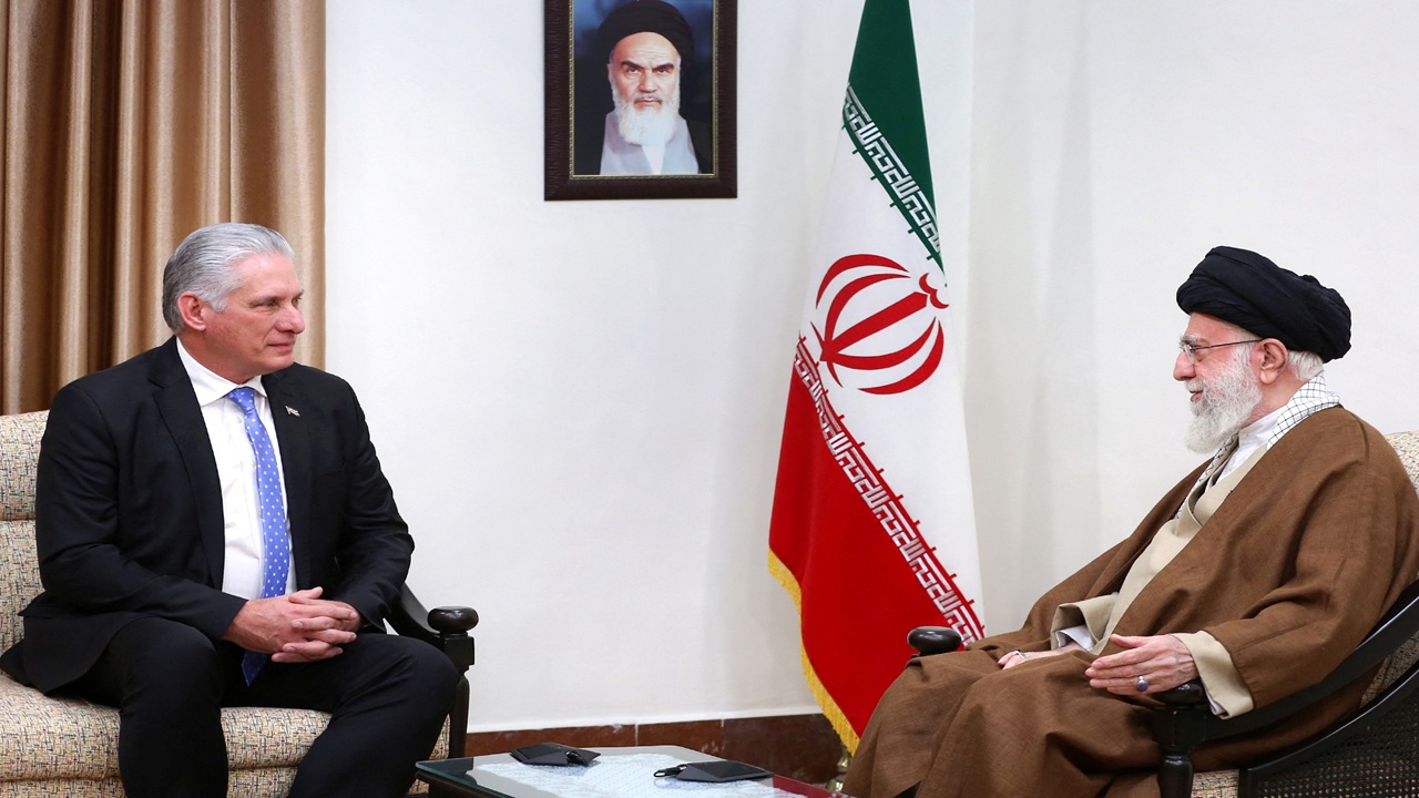 Acabemos con el castrismo para derrotar al Irán islámico