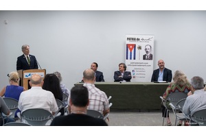 Julio M Shiling y panelistas