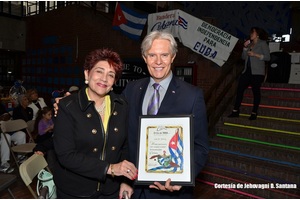 reconocimiento Bandera Cubana Julio M Shiling 2 853x564