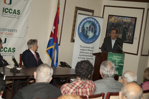 Carlos A Montaner 11 presentador Dictaduras y sus paradigmas I