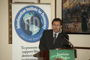 Carlos Sanchez Berzain 5 presentador Dictaduras y sus paradigmas I