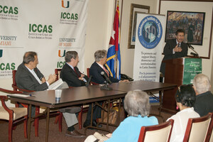 Carlos Sanchez Berzain 6 presentador Dictaduras y sus paradigmas I