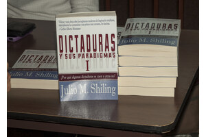 Dictaduras y sus paradigmas I libros