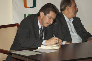 Dictaduras y sus paradigmas I presentadores 1