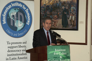 Guillermo Lousteau 2 presentador Dictaduras y sus paradigmas I