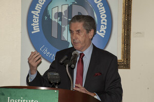 Guillermo Lousteau 4 presentador Dictaduras y sus paradigmas I