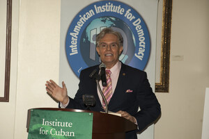 Julio M Shiling 12 presentador Dictaduras y sus paradigmas I
