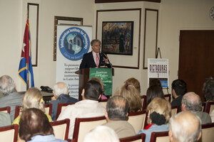 Julio M Shiling 14 presentador Dictaduras y sus paradigmas I