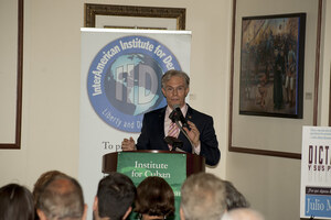 Julio M Shiling 19 presentador Dictaduras y sus paradigmas I