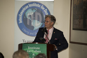 Julio M Shiling 20 presentador Dictaduras y sus paradigmas I