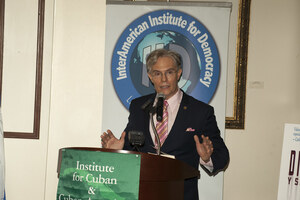 Julio M Shiling 8 presentador Dictaduras y sus paradigmas I