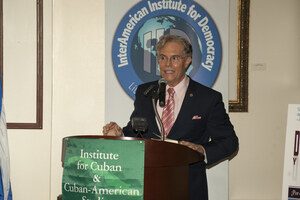 Julio M Shiling 9 presentador Dictaduras y sus paradigmas I
