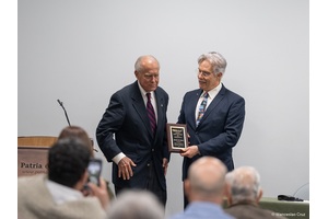 33 Julio Soto premio