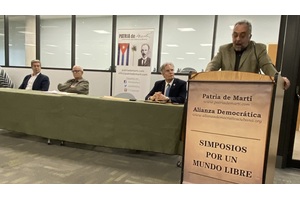 Alfredo y panelistas